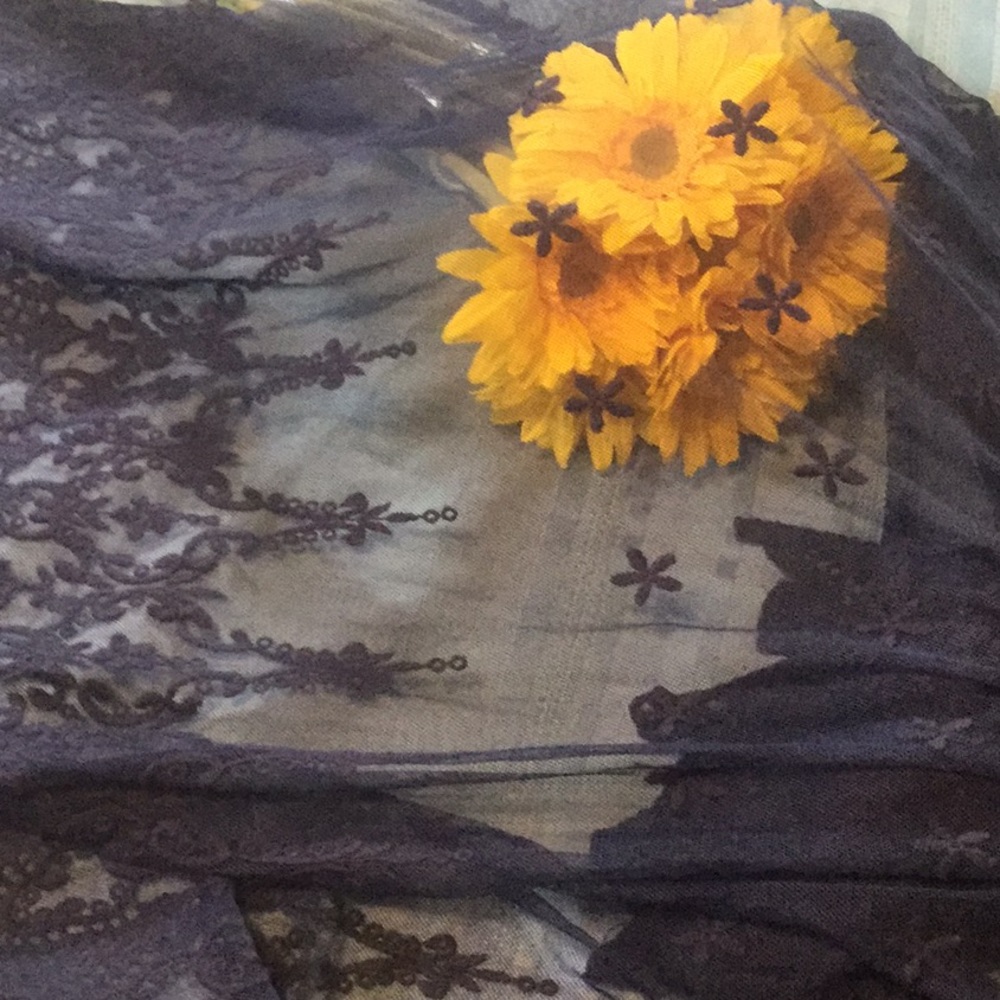 Navy Blue Flowy Mesh With Lace Sleeveless Tunic Top - Picture 8 of 9